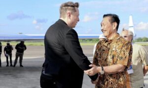 Luhut Binsar Pandjaitan menjemput Elon Musk di Bali dan mengamankan peluncuran Starlink hari ini